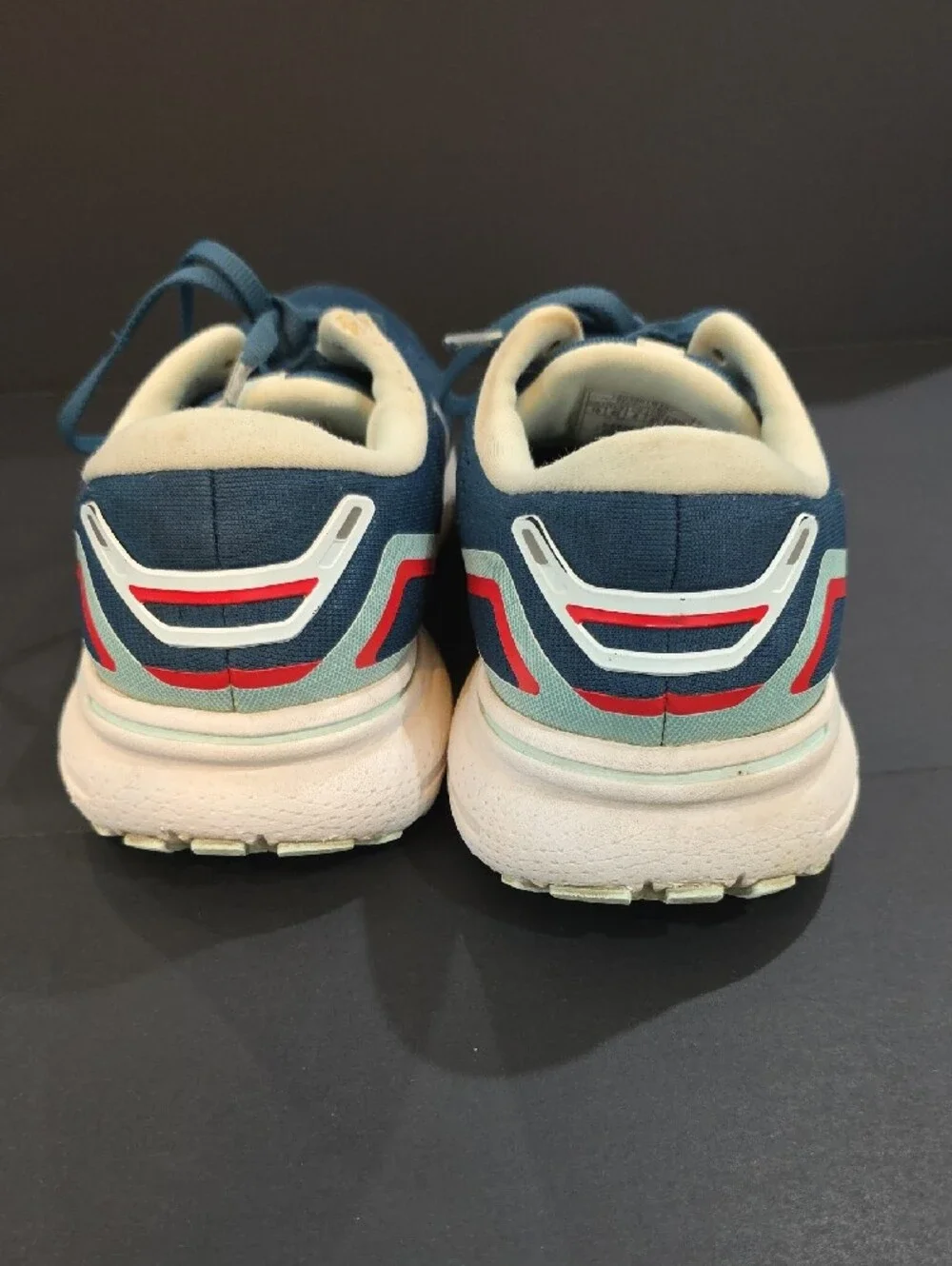 Brooks Ghost 15 Women's Blue Running Shoes with Pink & White Accents Size 10